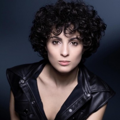 Barbara Pravi: Η χαρισματική ερμηνεύτρια που έφερε 2η τη Γαλλία στην Eurovision είναι υπέρμαχος της ισότητας και λάτρης της Ελλάδας