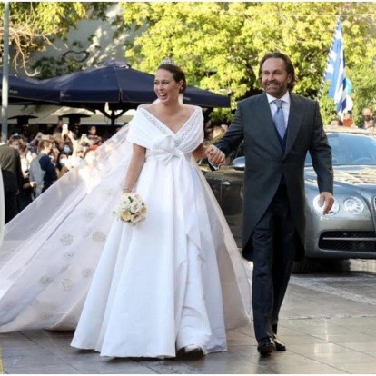 Στον Ιερό Ναό της Μητρόπολης Αθηνών ο βασιλικός γάμος του πρίγκιπα Φίλιππου και της Nina Flohr