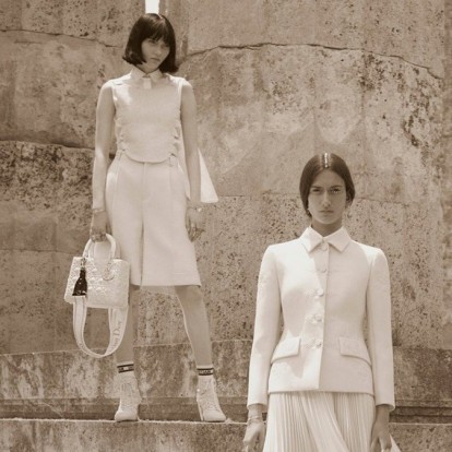 Dior Cruise 2022: H Maria Grazia Chiuri εξυμνεί την ομορφιά της ελληνικής μυθολογίας 