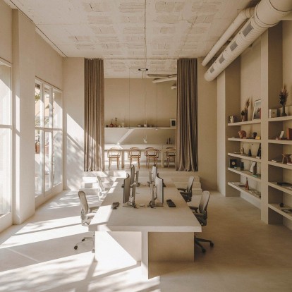 Ένα καλλιτεχνικό studio στη Βαρκελώνη γίνεται η απόλυτη έμπνευση για minimal design 