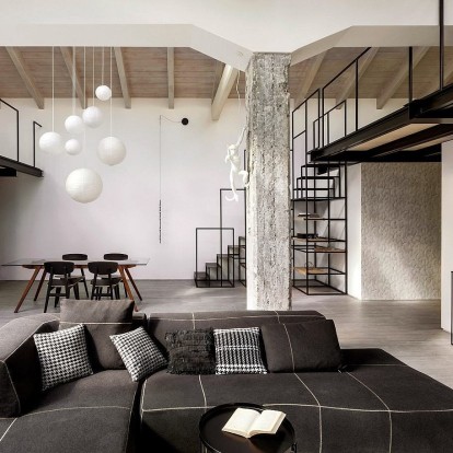 Δείτε πώς ένας βιομηχανικός χώρος στο Τορίνο μετατράπηκε σε ένα σύγχρονο σπίτι  