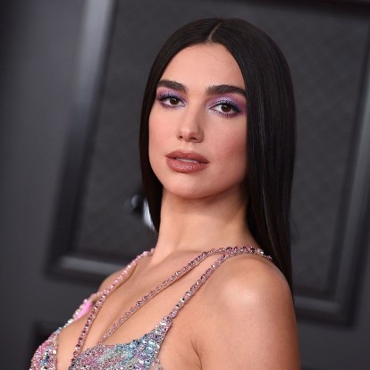 Η Dua Lipa θα κυκλοφορήσει τη δική της σειρά podcast με φωνές που θαυμάζει