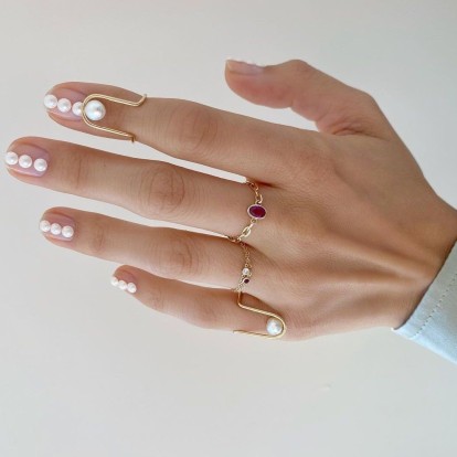 Nails: Προτάσεις για να διαλέξετε τα πρώτα νύχια του Δεκεμβρίου  