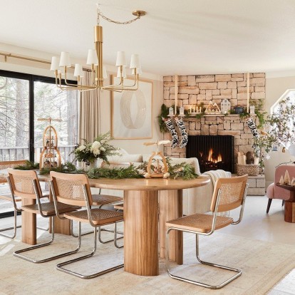 Ένα holiday decorated σπίτι στην California μας γεμίζει έμπνευση για εορταστική διακόσμηση