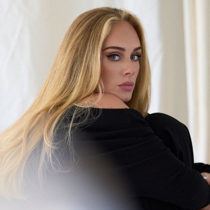 Η Adele ερμηνεύει live το "Easy On Me" και μαγεύει με τη φωνή της