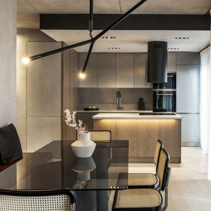 Ένα υπερσύγχρονο διαμέρισμα στη Θεσσαλονίκη σε γήινους τόνους  