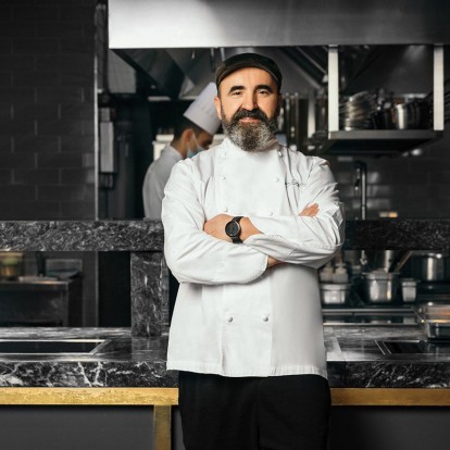Στο ραντεβού με τον executive chef του Makedonia Palace, Σωτήρη Ευαγγέλου, ανακαλύψαμε την αλήθεια μέσα στην απλότητά του