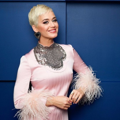 Τα πιο iconic looks της Katy Perry που μας εμπνέουν για το απόλυτο New Year's outfit