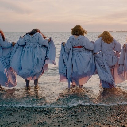 Alexander McQueen: Ένα εντυπωσιακό fashion film με πρωταγωνιστές εφήβους