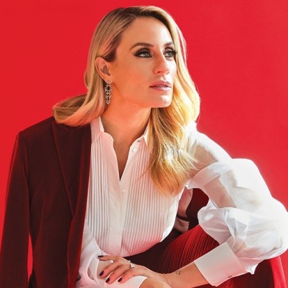 Ελεονώρα Μελέτη: Καταλύει τα κλισέ & πολεμάει τα ταμπού μιας κοινωνίας που απαιτεί πολλά από τις εκπροσώπους του γυναικείου φύλου