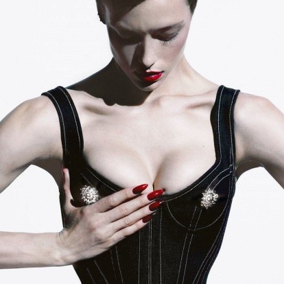 Οι πιο όμορφες γυναίκες στον κόσμο σ’ ένα εντυπωσιακό ημερολόγιο 