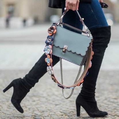 Thigh high boots: Πώς θα φορέσετε φέτος το απόλυτο must