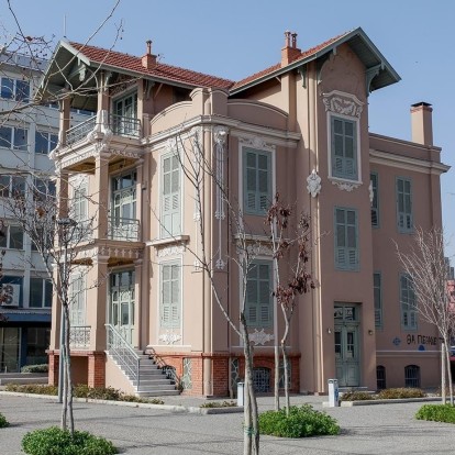 Σήμερα ανοίγει επίσημα τις πύλες της για το κοινό η Βίλα Πετρίδη