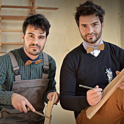 Λεωνίδας και ο Χαράλαμπος Σούρας: Δημιουργώντας κομψοτεχνήματα με ξύλο