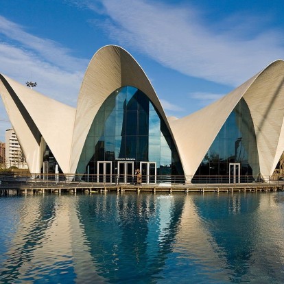 «Χαθείτε» μέσα στα 6 πιο εντυπωσιακά ενυδρεία στον κόσμο 