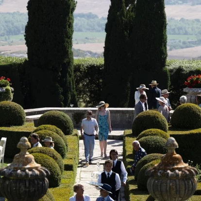 Dreamy Vacay: 4+1 hotels που έχουν εμφανιστεί στις πιο επιτυχημένες σειρές 