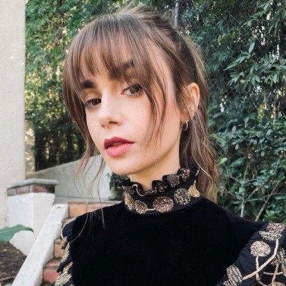 Lily Collins: Οι Bottleneck αφέλειες που λατρέψαμε και θέλουμε να αντιγράψουμε 