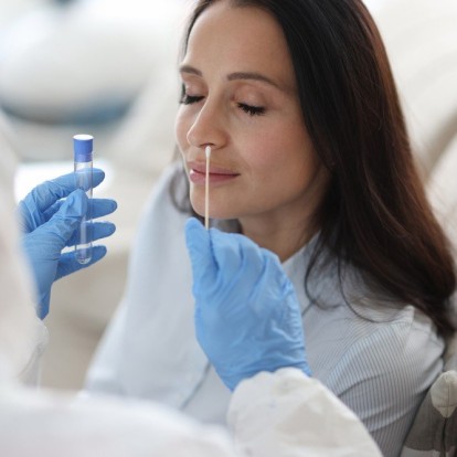 Πότε πρέπει να κάνουμε rapid test, self test ή μοριακό έλεγχο με PCR; Ποια η διαφορά τους 