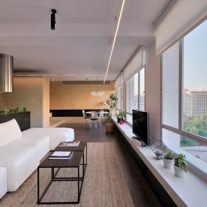 Δείτε πώς ένας χώρος γραφείου 67 τ.μ. στο κέντρο της Αθήνας μετατράπηκε σε ένα υπέρκομψο διαμέρισμα