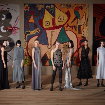 Η Maria Grazia Chiuri προτείνει μία daywear γκαρνταρόμπα, βασισμένη στην Υψηλή Ραπτική -Δείτε όλα τα looks!