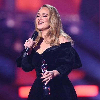 Άλλη μια μοναδική live εμφάνιση της Adele που μάγεψε με τη φωνή της