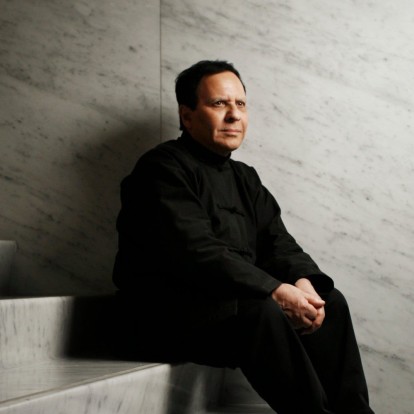 Azzedine Alaïa: Μια νέα έκθεση-φόρος τιμής στη ζωή και το έργο του σχεδιαστή