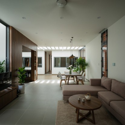 Δείτε πώς μια tiny κατοικία μετατρέπεται σε έναν κομψό μίνιμαλ παράδεισο