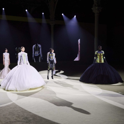 PFW: Το ηχηρό "statement" του Olivier Rousteing για την εμπόλεμη κατάσταση 