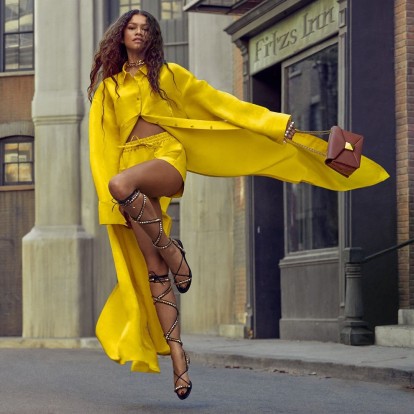 Η Zendaya κλέβει τις εντυπώσεις φορώντας τις πιο hot δημιουργίες του οίκου Valentino