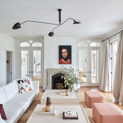 Μια ευάερη κι ευήλια κατοικία στη Νέα Υόρκη αναδεικνύει την έννοια του high-end living