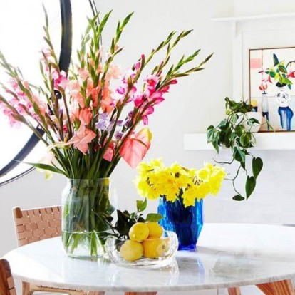 Spring Flowers: Εκμεταλλευτείτε τα για τη διακόσμηση της κατοικίας σας 