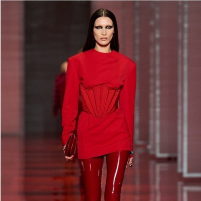 MFW: Bella Hadid, Gigi Hadid και Lia Moss απογείωσαν το show του Versace