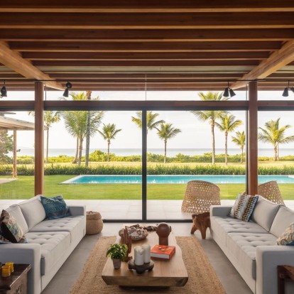 Πώς ένα μαγευτικό vacation house μάς κάνει να αναμένουμε το καλοκαίρι