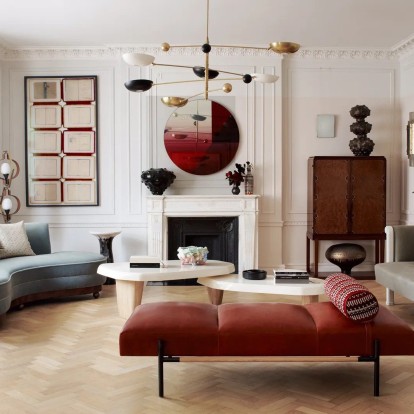 Ένα διαμέρισμα στο Λονδίνο αντλεί έμπνευση από την παριζιάνικη αισθητική