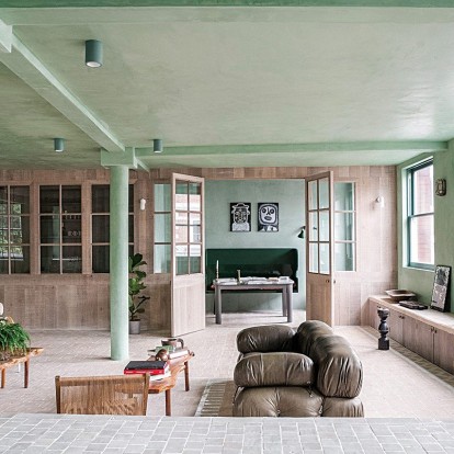 A Modern Dreamplace: Πώς δημιουργήθηκε ένα ονειρικό σπίτι στο Λονδίνο σ’ ένα παλιό εργοστάσιο 