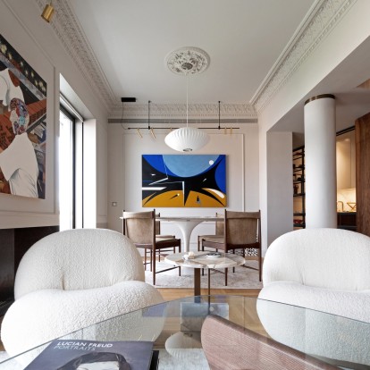 Η Art Deco αισθητική κυριαρχεί σε ένα ανακαινισμένο διαμέρισμα στο Μετς της Αθήνας