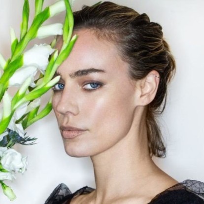 Monochromatic Makeup: Πώς θα εφαρμόσετε την τάση της άνοιξης στο μακιγιάζ σας 