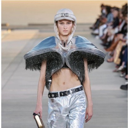 Louis Vuitton Cruise 2023: Ο ﻿Nicolas Ghesquière μας σύστησε στο San Diego τις δικές του Αμαζόνες