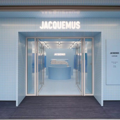 Le Bleu: Ο Jacquemus καλεί τους fashion lovers στο νέο pop-up store του στο θρυλικό Selfridges 