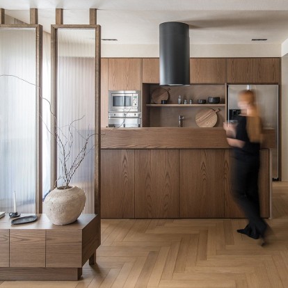 Δείτε πως ένα μικρό διαμέρισμα στο κέντρο της Θεσσαλονίκης μετατράπηκε σε ένα καταφύγιο ηρεμίας