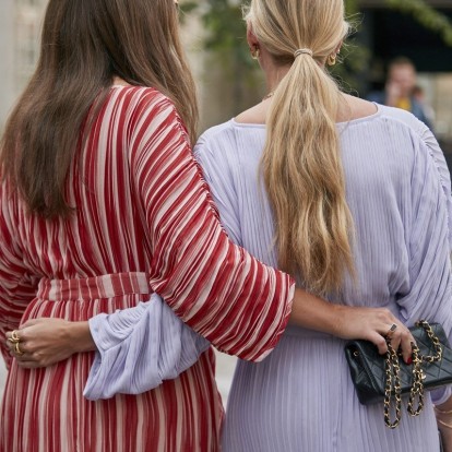 Bright it up: Τα πιο φωτεινά χρώματα στα φορέματα της summer season