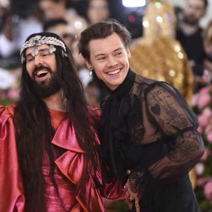 Ο Harry Styles σχεδίασε τη δική του συλλογή για τον οίκο Gucci 