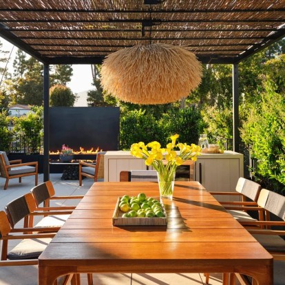 Μια σαγηνευτική κατοικία στη Santa Monica υμνεί τα χρώματα του καλοκαιριού