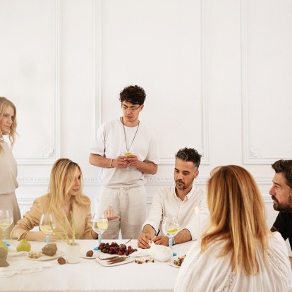 Πέντε καταξιωμένοι Έλληνες από τους χώρους της Τέχνης συζητούν τι αλλάζει στη δημιουργικότητα 