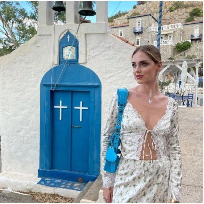 Η Chiara Ferragni στην Ύδρα: Οι fashionable εμφανίσεις της στο νησί