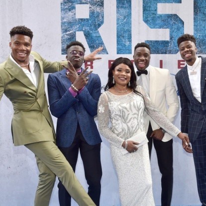 Rise Movie: Πρεμιέρα χθες στο Los Angeles για τη βιογραφική ταινία της οικογένειας Αντετοκούνμπο