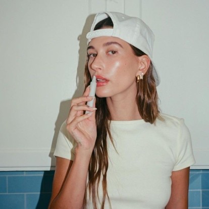 H Gen Z αποκαλύπτει τα μεγαλύτερα makeup trends του καλοκαιριού 