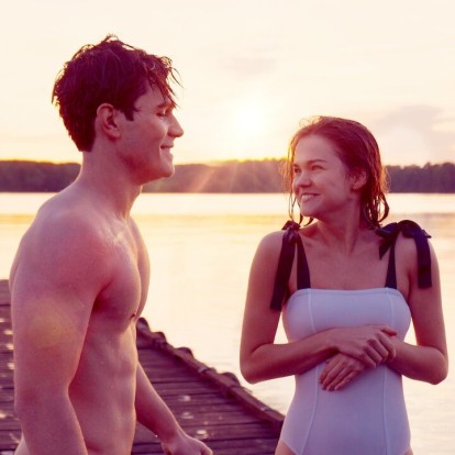 Οι ρομαντικές ταινίες-«διαμάντια» του Netflix για να δείτε αυτό το καλοκαίρι