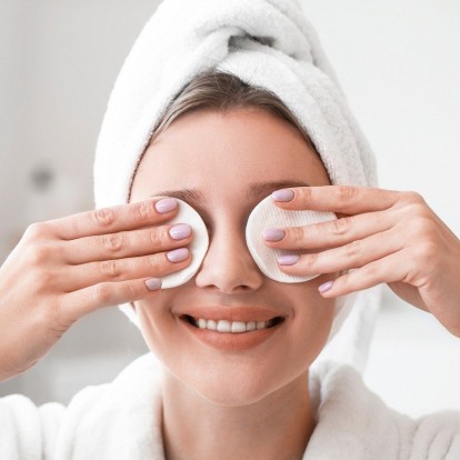 Ντεμακιγιάζ: Μύθοι και αλήθειες για τη σωστή εφαρμογή του