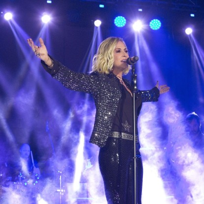 Μια λαμπερή βραδιά για τα παιδιά της Στοργής με τηv Άννα Βίσση 